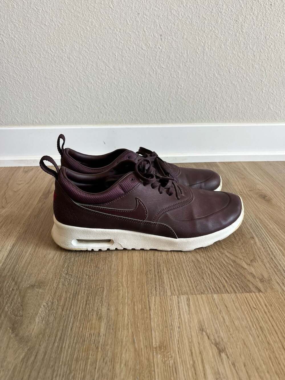 Nike Air Max Thea, Leather Fashion Sneakers, Streetwear, Burgundy, Woman’s 9